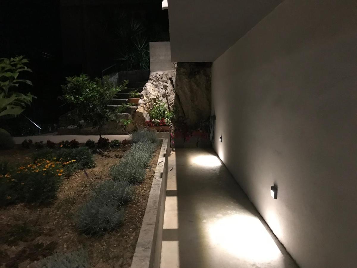 Apartments Tonkita With Jacuzzi Makarska Exterior foto