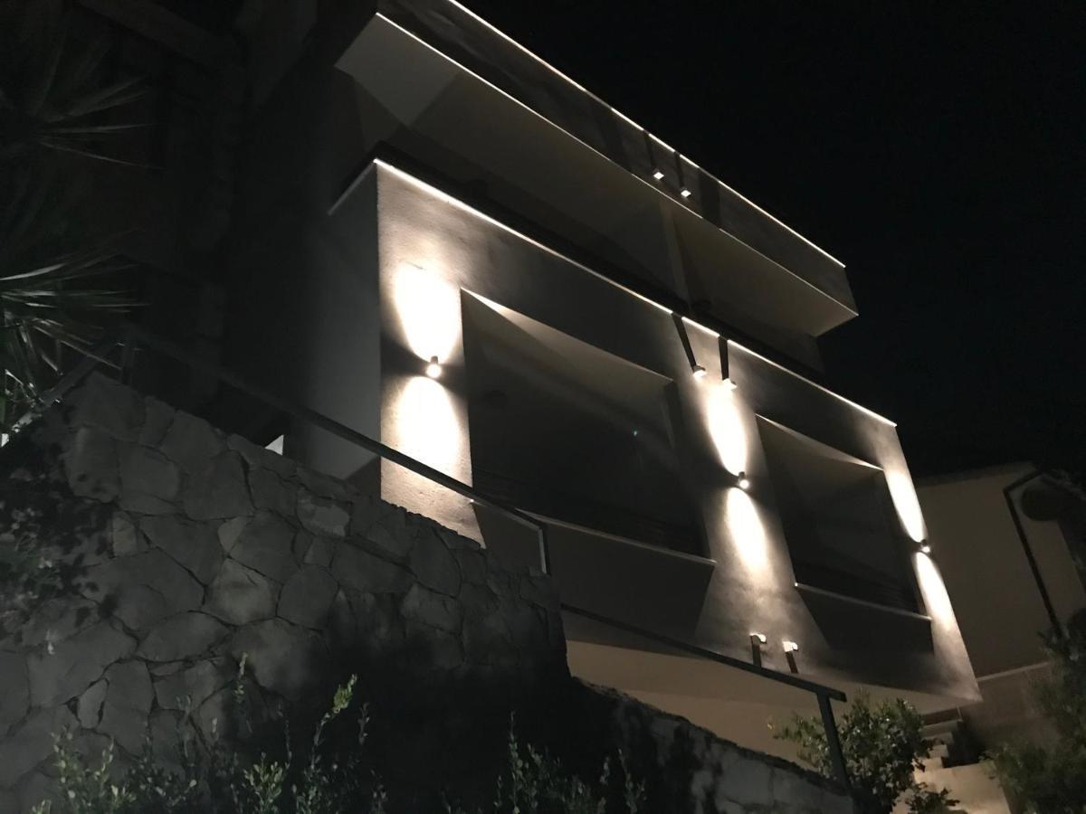 Apartments Tonkita With Jacuzzi Makarska Exterior foto