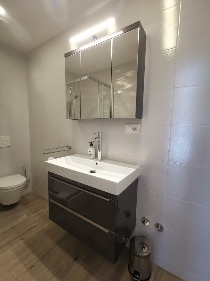Apartments Tonkita With Jacuzzi Makarska Exterior foto